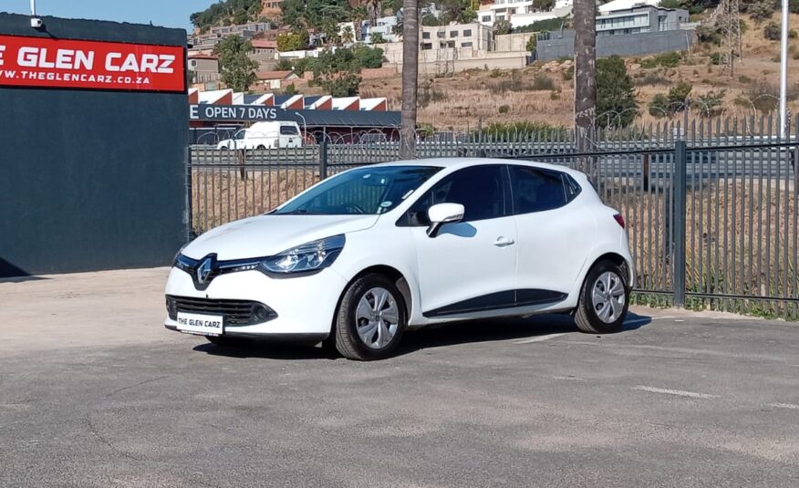 Renault Clio IV 900T Dynamique 5-dr (66kW)