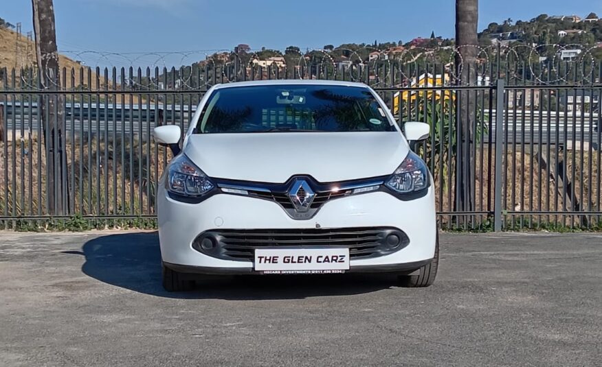 Renault Clio IV 900T Dynamique 5-dr (66kW)