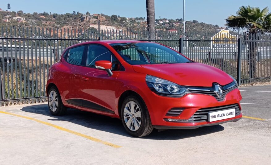 Renault Clio IV 900T Dynamique 5-dr (66kW)