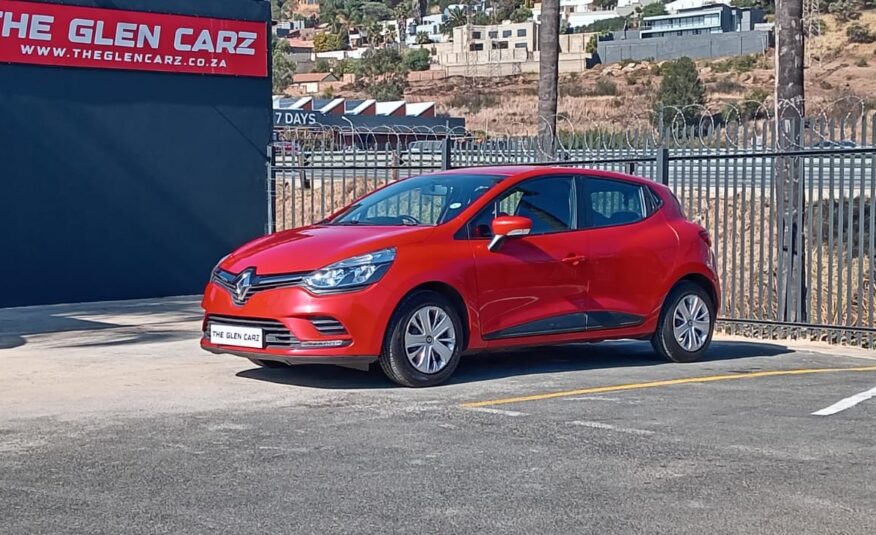 Renault Clio IV 900T Dynamique 5-dr (66kW)