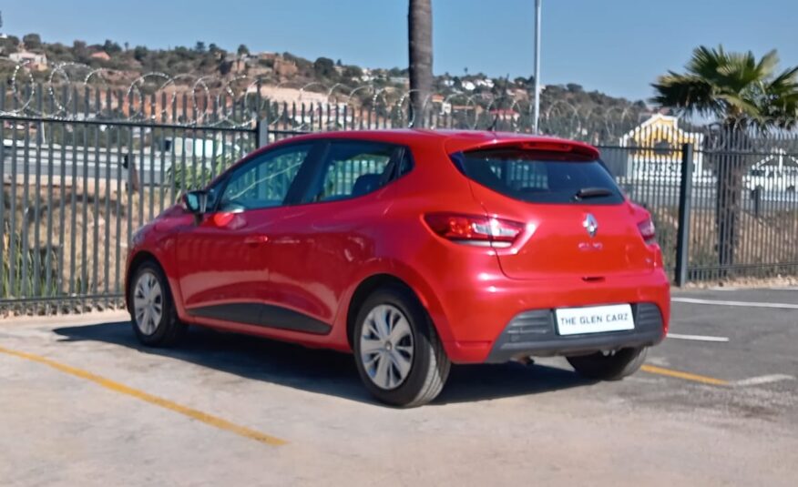 Renault Clio IV 900T Dynamique 5-dr (66kW)