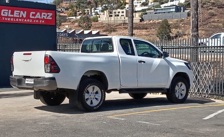 Toyota Hilux 2.4 GD-6 Raised Body SRX Auto Extended Cab