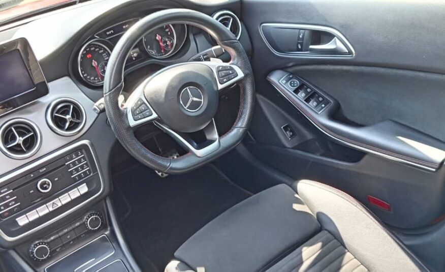 Mercedes-Benz CLA 200 Auto