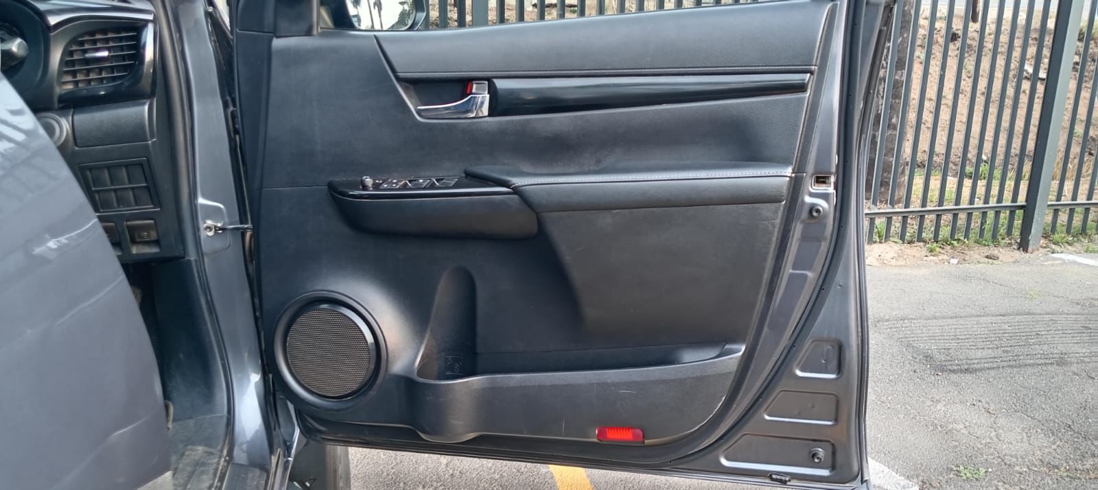 Toyota Hilux 2.8 GD-6 Raider 4×4 Auto Double-Cab
