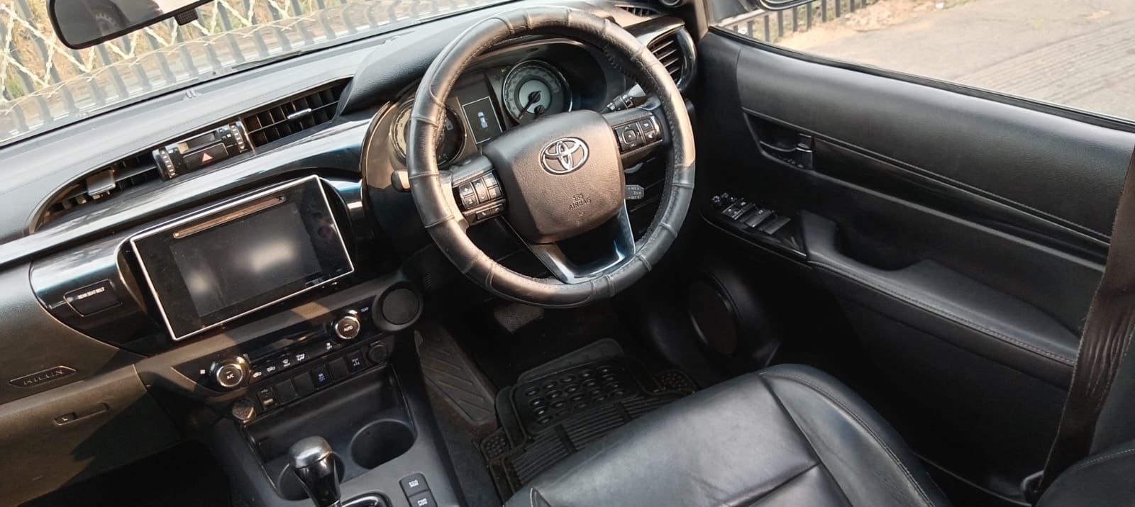 Toyota Hilux 2.8 GD-6 Raider 4×4 Auto Double-Cab