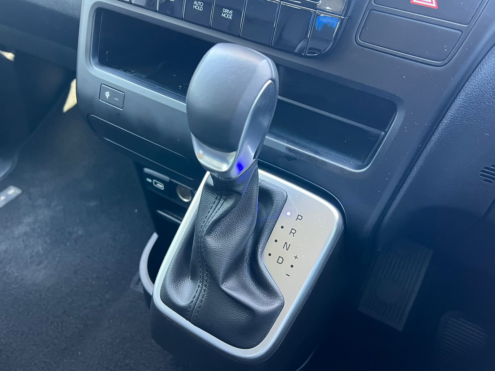 Hyundai Staria 2.2d Executive Auto