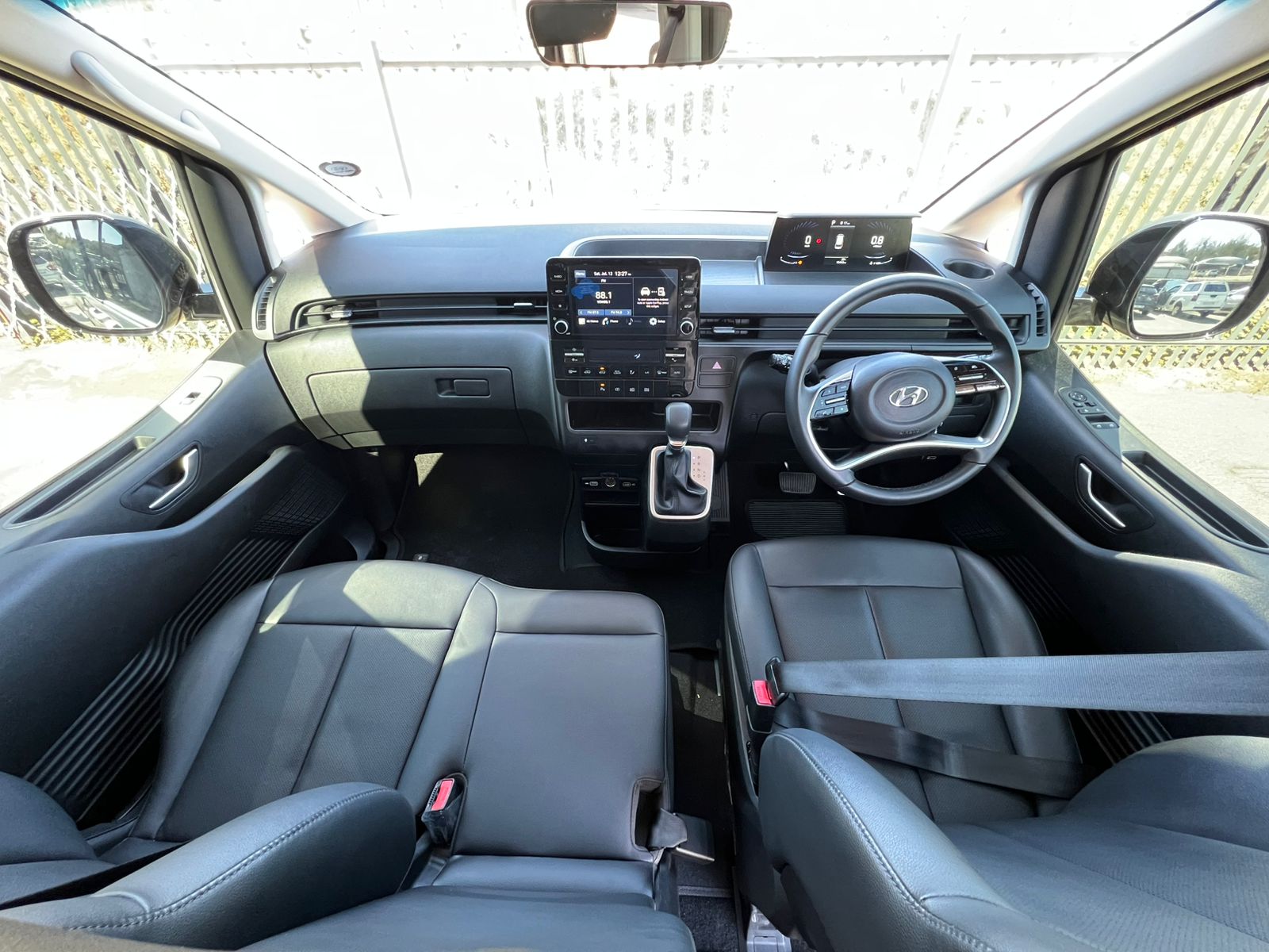 Hyundai Staria 2.2d Executive Auto