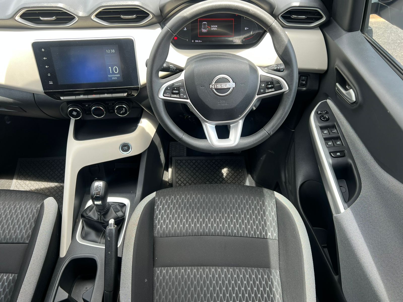 Nissan Magnite 1.0T Acenta Auto