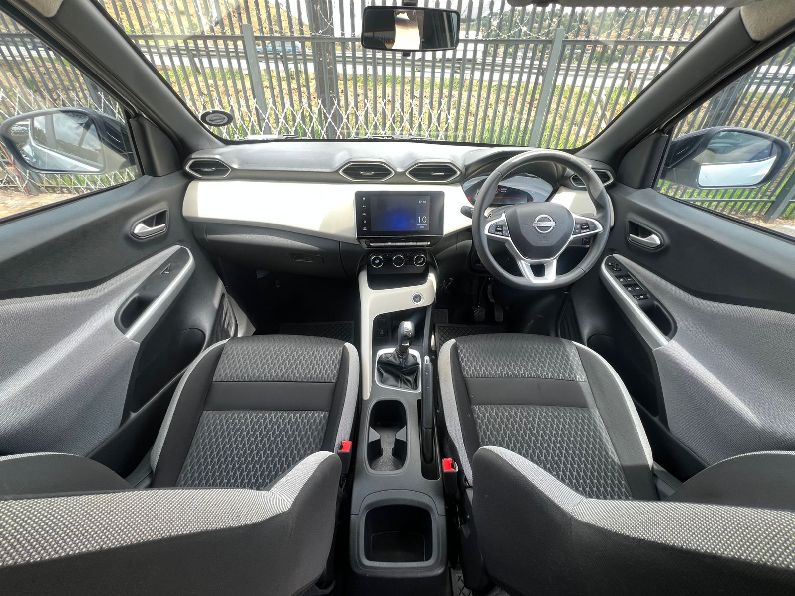 Nissan Magnite 1.0T Acenta Auto